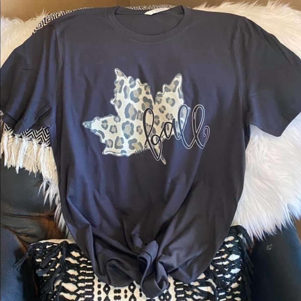 Fall cheetah print leaf shirt nwts xs-xl woman’s
